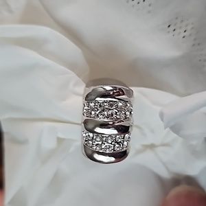 Ladies BEAUTIFUL Silver Ring with two rows of czs in front of face. Size 7